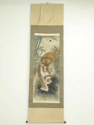 春雪筆　猛虎図　肉筆絹本掛軸（共箱）